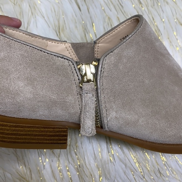 Nine West - Light Grey Suede Bootie Size 7.5 - Picture 4 of 14